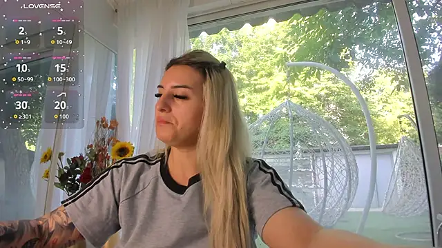 Ella Vee online show from June 2026 04:34:02 AM