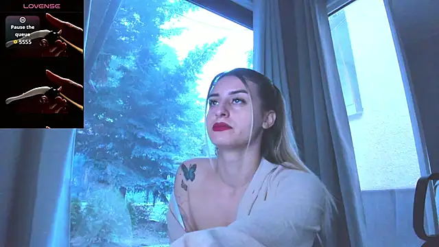 Ella Vee online show from September 2025 04:56:01 AM