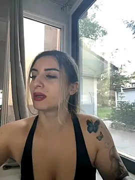 Ella Vee online show from September 2025 05:13:01 AM