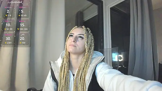 Ella Vee online show from October 2025 03:06:02 AM