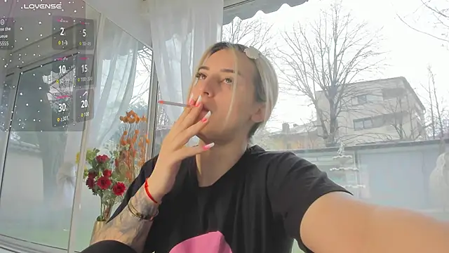 Ella Vee online show from April 2026 05:03:01 AM