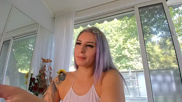 Ella Vee online show from July 2026 07:06:01 AM