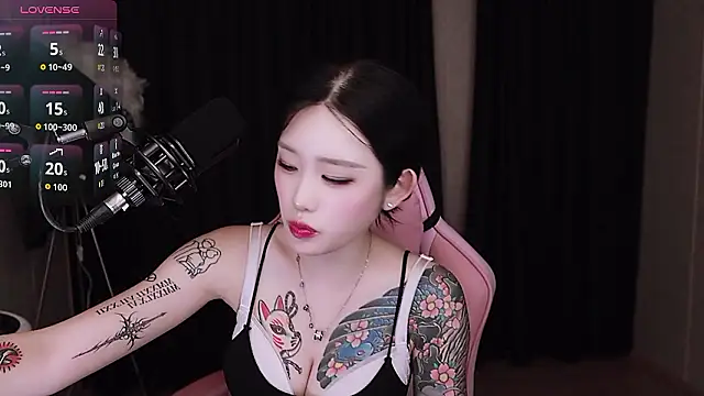 Snapshot of SHENSHEN-2025 chatting on September 2025 01:47:02 PM SHENSHEN-2025 online show from September 2025 01:47:02 PM