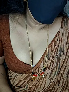 luci-queen online show from May 2026 07:43:01 PM
