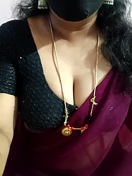 luci-queen online show from May 2026 07:35:01 PM