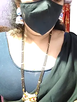 luci-queen online show from October 2025 03:03:01 PM