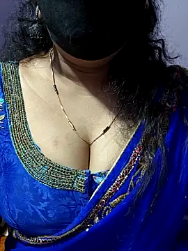 luci-queen online show from November 2025 01:21:01 AM