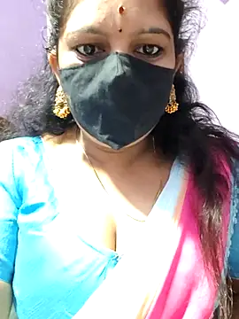 luci-queen online show from September 2025 02:55:01 PM