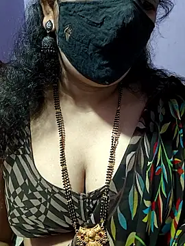 luci-queen online show from October 2025 06:26:01 AM