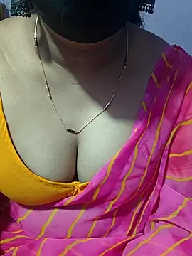 luci-queen online show from November 2025 12:44:02 PM