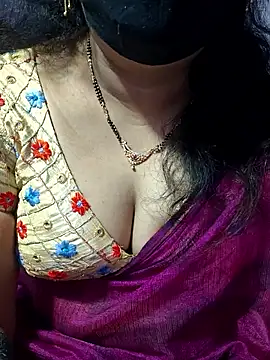 luci-queen online show from December 2025 02:44:02 AM