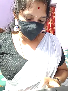 luci-queen online show from September 2025 03:12:02 PM