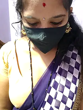 luci-queen online show from September 2025 04:44:01 AM