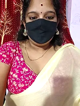 luci-queen online show from September 2025 06:48:01 PM