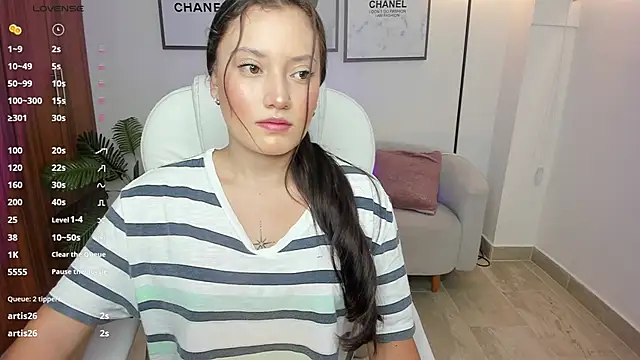 nylaa rose online show from October 2025 06:50:02 PM