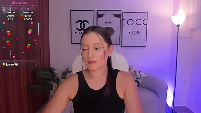nylaa rose online show from September 2025 06:53:01 PM