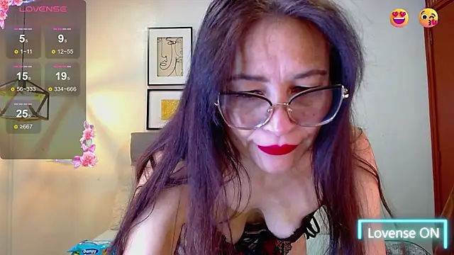 Snapshot of _naomi_s chatting on May 2026 01:30:01 PM naomi s online show from May 2026 01:30:01 PM