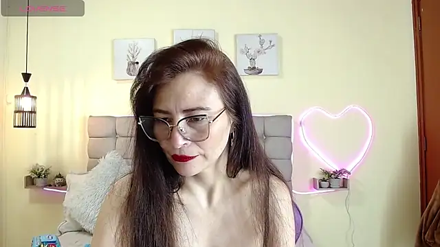 Snapshot of _naomi_s chatting on June 2026 01:33:02 PM naomi s online show from June 2026 01:33:02 PM