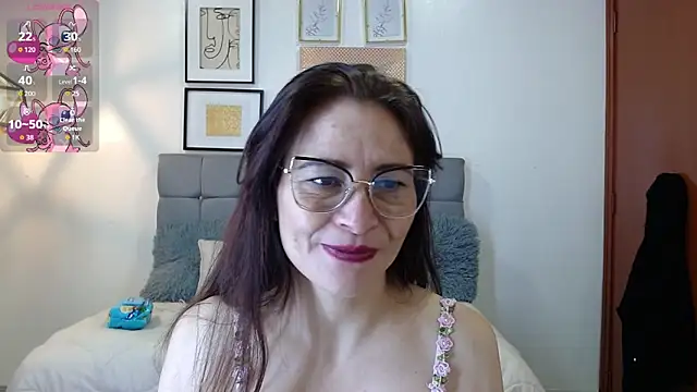  naomi s online show from December 2025 01:02:02 PM