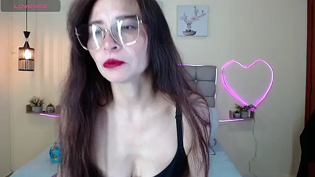 Snapshot of _naomi_s chatting on June 2026 01:38:02 PM naomi s online show from June 2026 01:38:02 PM