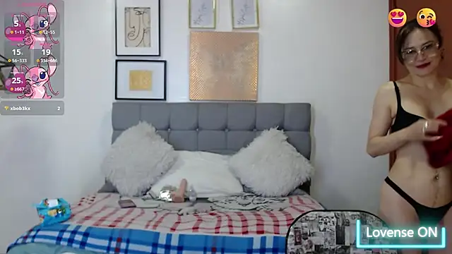  naomi s online show from November 2025 03:49:02 PM