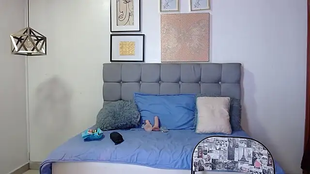 Snapshot of _naomi_s chatting on April 2026 01:17:01 PM naomi s online show from April 2026 01:17:01 PM