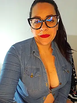 Nicoleefaith  online show from November 2025 12:15:01 AM