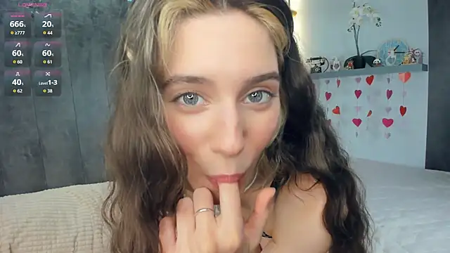 AntonettaTarring online show from April 2026 07:31:01 AM