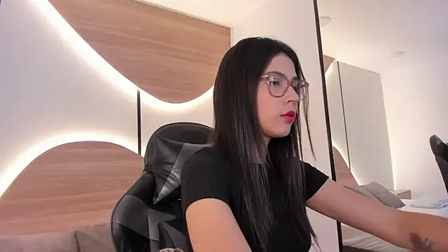 desireee  online show from November 2025 12:21:02 PM