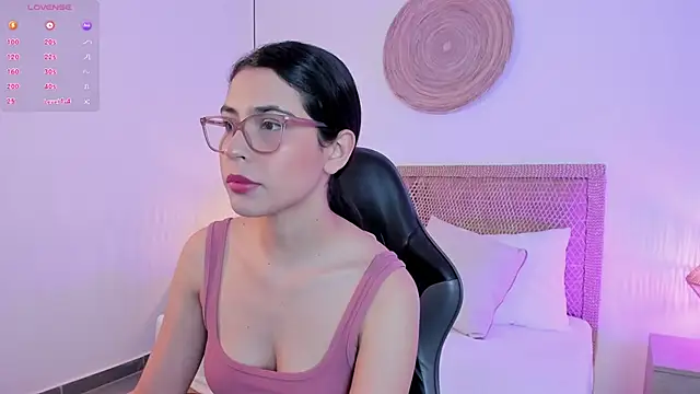 Snapshot of desireee_ chatting on April 2026 12:12:02 PM desireee online show from April 2026 12:12:02 PM