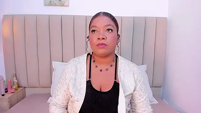 Snapshot of Afrodita_de_amor chatting on December 2025 11:36:01 AM Afrodita de amor online show from December 2025 11:36:01 AM