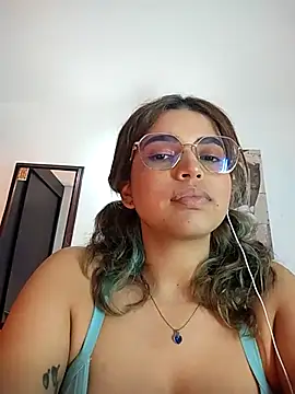 Snapshot of Lyra-Richter chatting on October 2025 09:38:01 PM Lyra-Richter online show from October 2025 09:38:01 PM