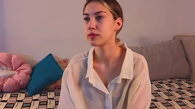 Snapshot of AngelicRice chatting on September 2025 11:06:02 AM AngelicRice online show from September 2025 11:06:02 AM