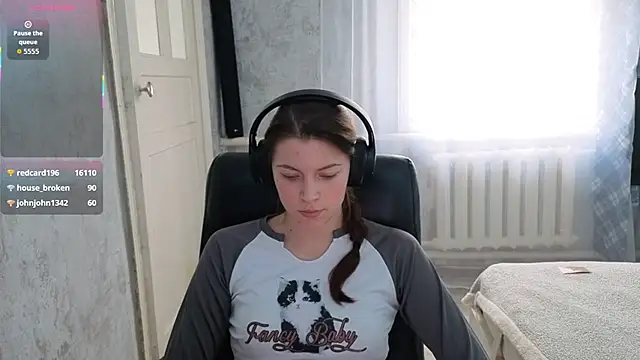 CutieAnny online show from November 2025 04:35:02 AM