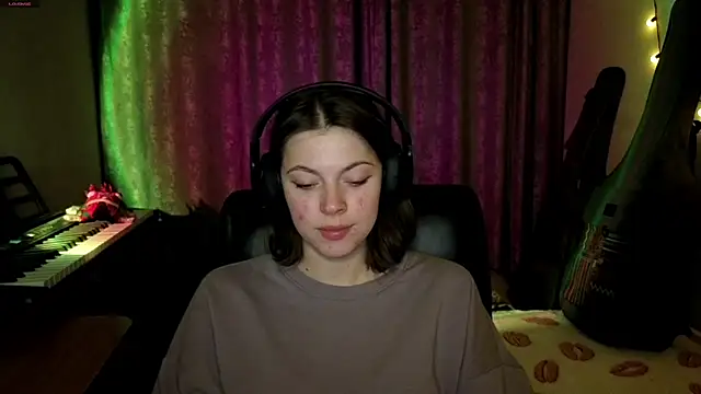 CutieAnny online show from April 2026 08:15:02 PM