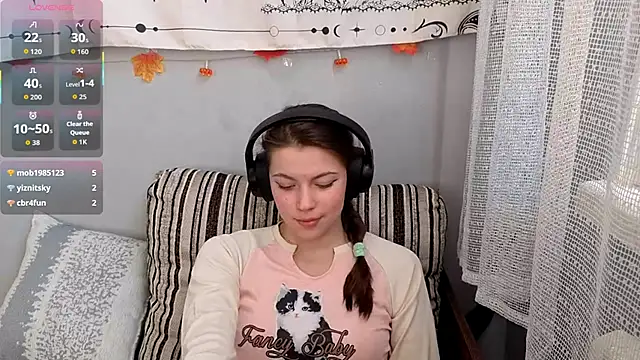 CutieAnny online show from November 2025 06:51:02 AM