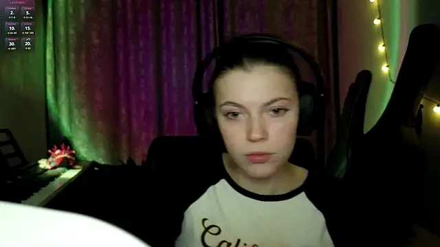 CutieAnny online show from March 2026 08:11:02 PM