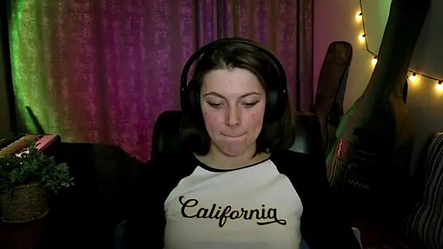 CutieAnny online show from March 2026 08:16:02 PM