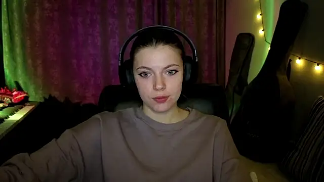 CutieAnny online show from March 2026 09:30:01 PM