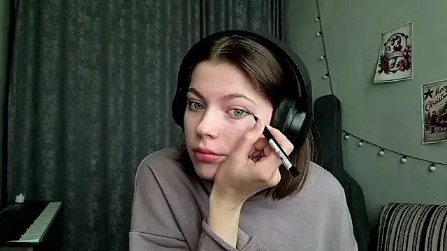 CutieAnny online show from February 2026 06:13:01 AM