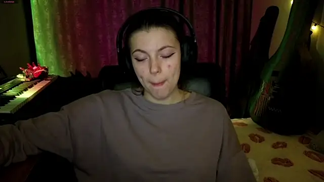 CutieAnny online show from April 2026 09:33:02 PM