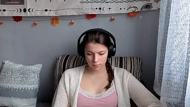 CutieAnny online show from November 2025 07:09:01 AM