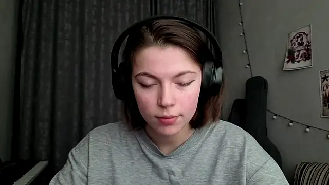 CutieAnny online show from February 2026 06:11:02 AM