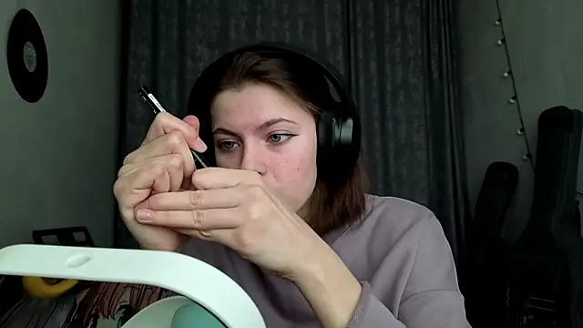 CutieAnny online show from February 2026 06:11:01 AM