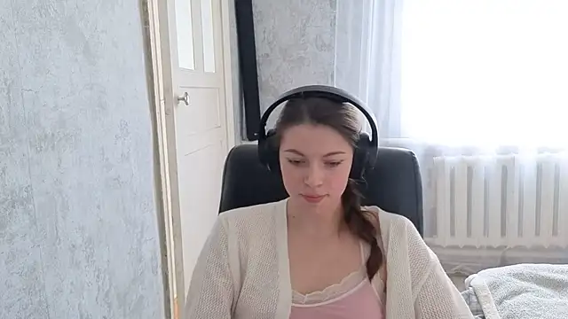 CutieAnny online show from November 2025 05:55:02 AM