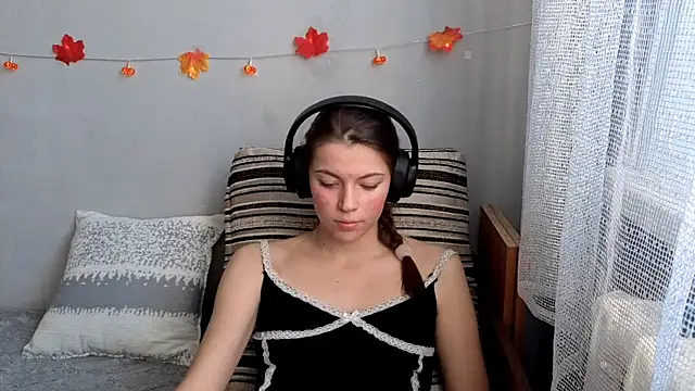 CutieAnny online show from October 2025 04:23:01 AM