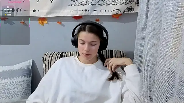 CutieAnny online show from December 2025 04:28:02 AM