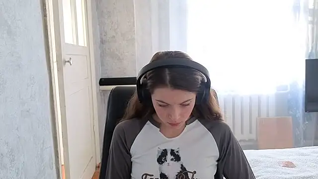 CutieAnny online show from October 2025 04:22:02 AM