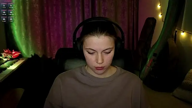 CutieAnny online show from March 2026 08:21:02 PM