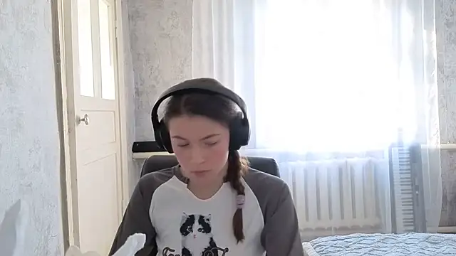 CutieAnny online show from October 2025 04:25:01 AM